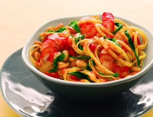 Linguini mit Shrimps in Ahorn-Tomatensauce