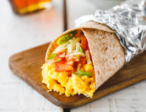 Frühstücks Burrito mit Ahorn-Salsa