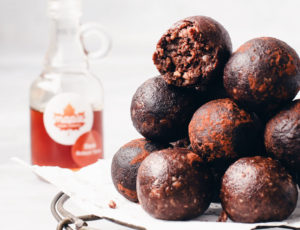 Ahornsirup Bliss Balls