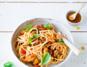 Meeresfrüchte-Linguine in Ahorn-Tomatensoße