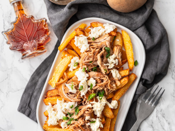 Kanadische Poutine mit Pulled Chicken und Ahornsirup_2