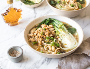 Vegane Tantanmen-Ramen mit Ahornsirup