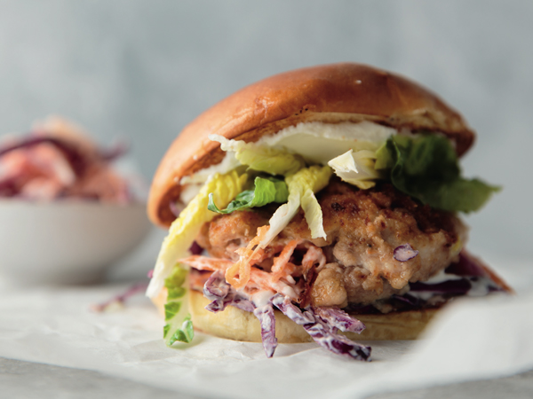 Chickenburger mit Ahorn-Krautsalat