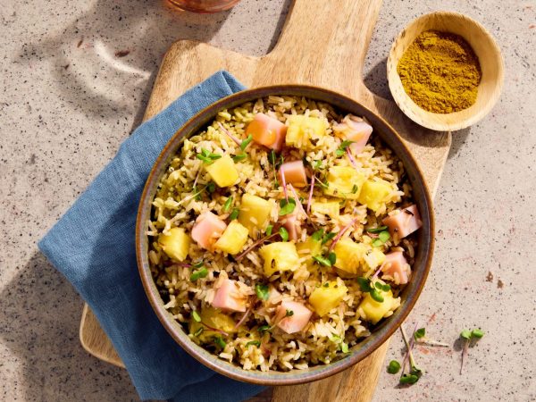 Ananas-Reissalat mit Hähnchen und Ahorn-Curry-Dressing