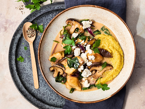 Ahorn-Ingwer Hühnchen mit Spinat, Feta und Shiitake