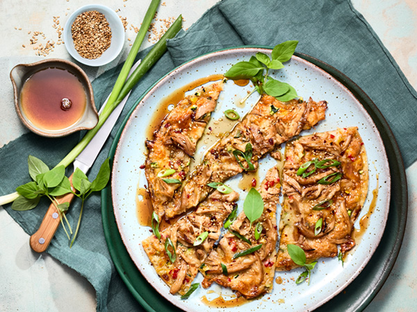Reisblätter-Pizza mit Spicy Ahorn-Chicken