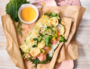 Rezeptbild/Serviervorschlag für Zucchini-Wrap mit Ahorn-Reis-Lachs-Füllung